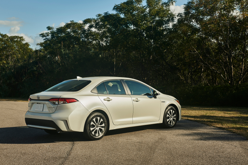Illustration for article titled 2020 Toyota Corolla Hybrid Joins the Prius With an Expected 50 MPG